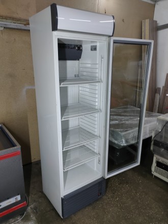 Холодильный шкаф с температурой от 2 до 10 С . Высотой 2 м. ширина и длина 60 см. . фото 2