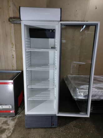 Холодильный шкаф с температурой от 2 до 10 С . Высотой 2 м. ширина и длина 60 см. . фото 3