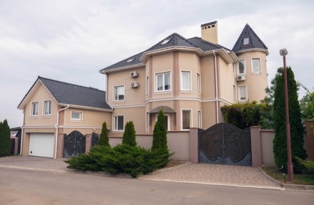 Предлагается к продаже просторный 4-х уровневый новый дом общ.пл.600 кв м в живо. Киевский. фото 2