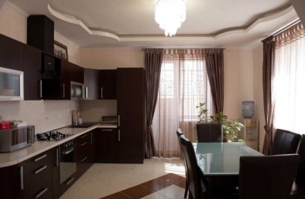 Предлагается к продаже просторный 4-х уровневый новый дом общ.пл.600 кв м в живо. Киевский. фото 5