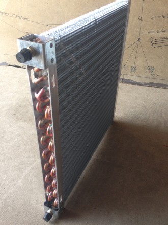 Радиатор – конденсатор комбайна кондиционера
Шаг ламелей 6мм, вход 3/4-16. . фото 4