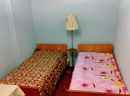 Квартира находится рн Аполло, в жилом советском состоянии, комнаты смежные, в на. Титова. фото 4