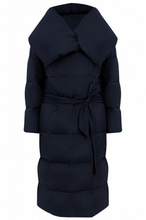 Длинное женское пуховое пальто с поясом Finn Flare темно-синего цвета с объемным. . фото 6