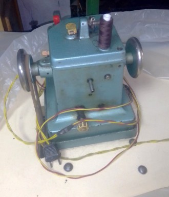 Машина швейная промышленная класса 10-Б предназначена для сшивания меховых шкуро. . фото 3