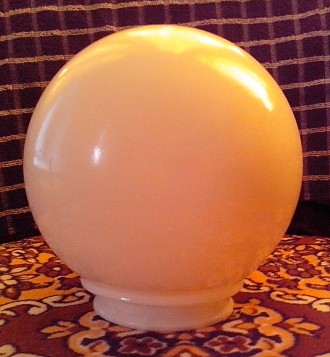 Продам непрозрачный плафон, изготовленный в СССР в виде шара молочно-белого цвет. . фото 8