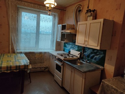 Квартира находится на ул Дементьева, с раздельными комнатами, в наличии есть див. Амур. фото 4
