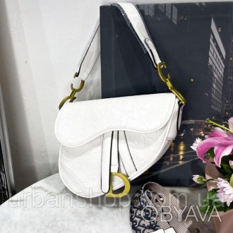 
В наявності Жіноча сумка Клатч в стилі Dior Діор
Відмінної якості
Колір білий
Т. . фото 1