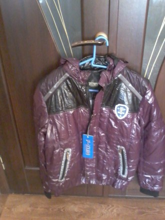 Новая мужская демисезонная куртка, молодежная, внутри на флисе и  синтепоне.Модн. . фото 2