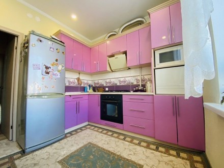 Продам 2-комн. крупногабаритную квартиру Сталинку. Северодонецк. фото 1 Продам 2-комн. крупногабаритную квартиру Сталинку. Северодонецк. фото 1