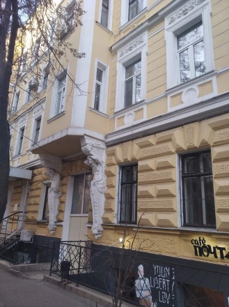 Сдам комнату в самом центре Одессы длительно Дворянский дом. Одесса. фото 1 Сдам комнату в самом центре Одессы длительно Дворянский дом. Одесса. фото 1