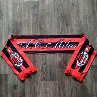 Фанатский футбольный шарф Милан красный
Длина 135 см
Ширина 17 см 
 
 Доставка п. . фото 3