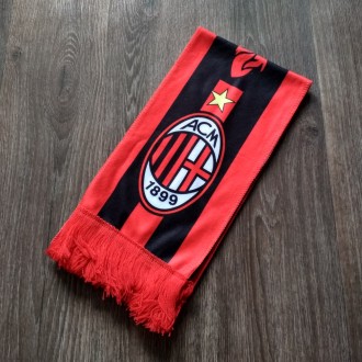 Фанатский футбольный шарф Милан красный
Длина 135 см
Ширина 17 см 
 
 Доставка п. . фото 2