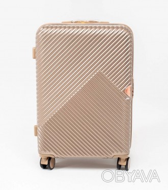Предлагаем к покупке среднего размера пластиковый чемодан Wings WN01 польского п. . фото 1