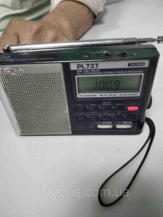 Радиоприемник "TECSUN", переносной, оригинал, Работает от сети 220-250 вольт. Ав. . фото 4