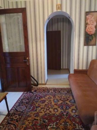 Продается крупногабаритная 3-комнатная "сталинка" на Соборной в р-не дворца Судо. . фото 9