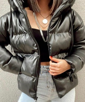 В наличии! 
Модная, теплая короткая Куртка Женская с капюшоном 
Ткань: экокожа 
. . фото 10