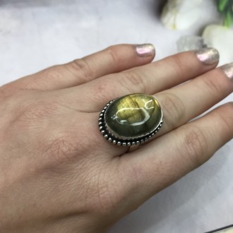 Предлагаем Вам купить элегантное кольцо с камнем лабрадор в серебре.
Размер 17,0. . фото 5