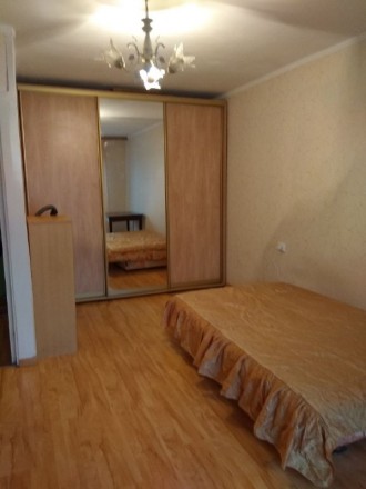 Однокімнатна квартира з великою кімнатою та кухнею  після косметичного ремонту з. Мостицкий. фото 4