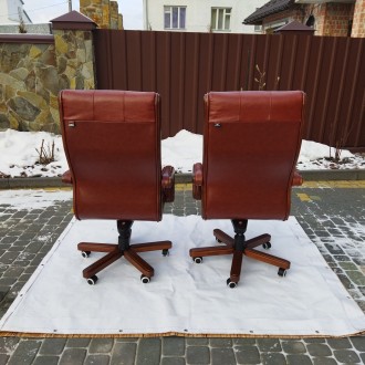 Вашій увазі нове шкіряне крісло ручної роботи.
Виготовлене з натуральної шкіри . . фото 12