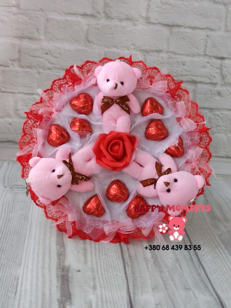 Букет с мишками нежно - розового цвета и конфетами -сердечками «Любимов&ra. . фото 2
