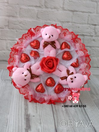 Букет с мишками нежно - розового цвета и конфетами -сердечками «Любимов&ra. . фото 1