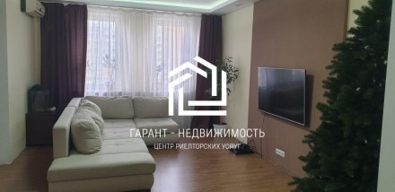 Красивая просторная квартира на ул.Сахарова/ Высоцкого. Комфортный средний этаж,. . фото 2