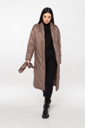 Стильное стеганое пальто с поясом в комплекте. Модель представлена дизайнерами D. . фото 9