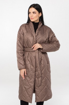 Стильное стеганое пальто с поясом в комплекте. Модель представлена дизайнерами D. . фото 7