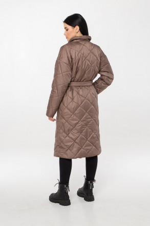Стильное стеганое пальто с поясом в комплекте. Модель представлена дизайнерами D. . фото 8