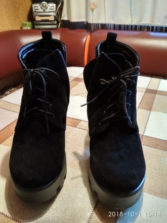 Продам женские осенние новые ботинки 40р, чёрного цвета из натуральной замшевой . . фото 5