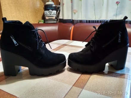 Продам женские осенние новые ботинки 40р, чёрного цвета из натуральной замшевой . . фото 4