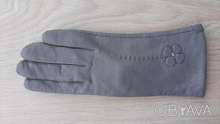 Женские демисезонные кожаные перчатки paizong (светло-серые)

При покупке перч. . фото 1