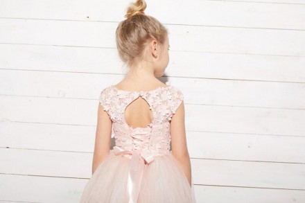Платье детское нарядное
Нарядное детское платье на корсете персикового цвета с д. . фото 4