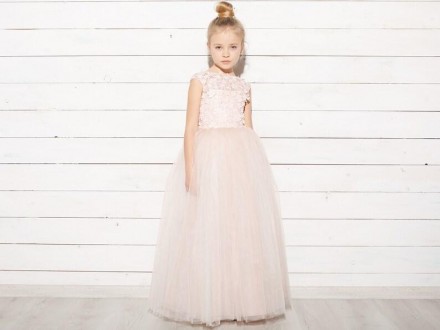 Платье детское нарядное
Нарядное детское платье на корсете персикового цвета с д. . фото 2