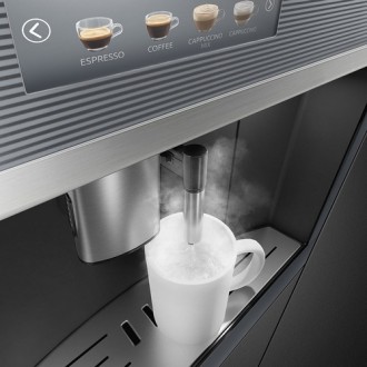 Встраиваемая кофеварка SMEG CMS 4104 S оснащена сенсорным дисплеем с большим выб. . фото 10