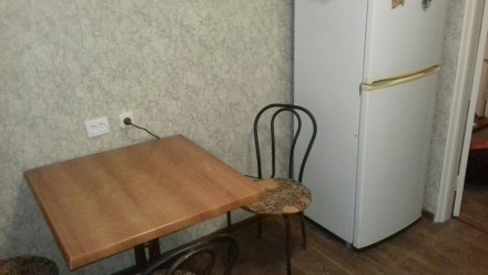 ДНЕПРОПЕТРОВСКАЯ/КРЫЖАНОВКА 1-КВ СДАМ НА ДЛИТЕЛЬНЫЙ СРОК. Поселок Котовского. фото 3 Бронированная дверь мебель холодильник бойлер стиральная машина телевизор кабель. Поселок Котовского. фото 3