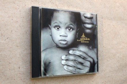 Продам CD диск Dr.Alban - Born In Africa.
Коробка повреждена, трещины и потёрто. . фото 3