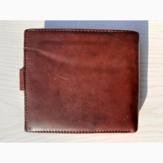 Кожаный кошелек Benzer (Индия)

Неплохая кожа
Практичный
Размер 12.1 Х 10.3
. . фото 3