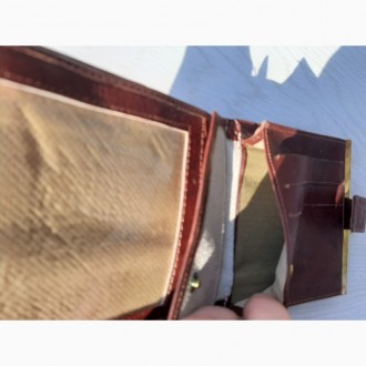 Кожаный кошелек Benzer (Индия)

Неплохая кожа
Практичный
Размер 12.1 Х 10.3
. . фото 5