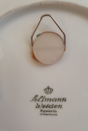 Фарфоровая коллекционная тарелка в олове ,клеймо на фото, диаметр 23 см
Отличный. . фото 3