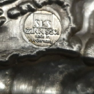 оловяная настенная тарелка Германия художественное литье. Известная фирма
SKS-ZI. . фото 5