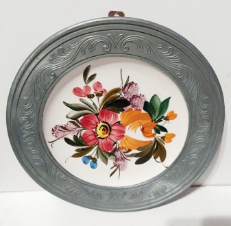 Керамическая коллекционная тарелка в олове , диаметр 21.5 см
Отличный подарок на. . фото 3