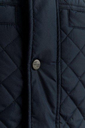 Стеганая куртка мужская от финского бренда Finn Flare прямого кроя с ромбовидной. . фото 6