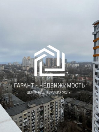 Продам квартиру ЖК Четыре Сезона, секция весна, дом сдан, можно делать уже ремон. Приморский. фото 3