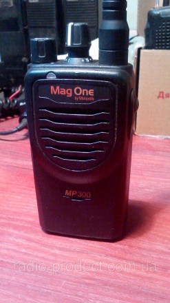 Профессиональная портативная радиостанция Motorola Mag One MP300, VHF диапазона,. . фото 2