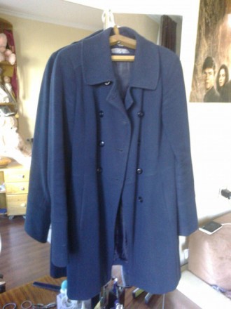 Пальто синего цвета, состав: шерсти 80%, Весна-осень, классика, очень красиво см. . фото 2