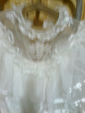 Свадебное платье шифон с выбивкой с пояском и под низом атлас.Чехия
размеры:42 . . фото 4
