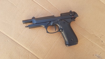 Продам стартовий пістолет Beretta m92 
ПОВНИЙ МЕТАЛ
під холостий патрон
9мм
. . фото 2
