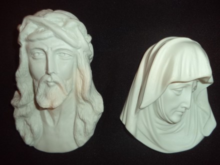 Художественная керамика из белого матового фарфора образ Иисуса и матери Господа. . фото 2