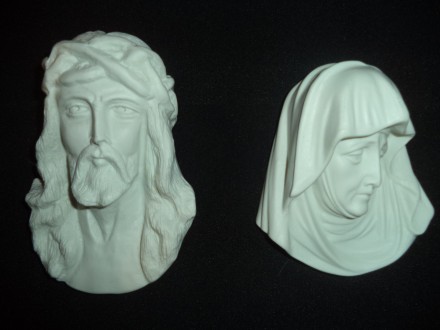 Художественная керамика из белого матового фарфора образ Иисуса и матери Господа. . фото 9